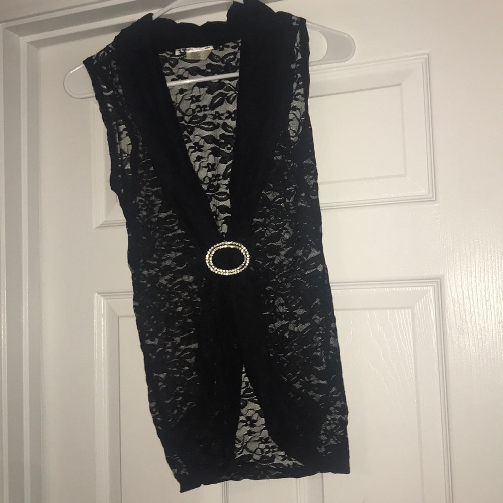 Sleeveless over shirt